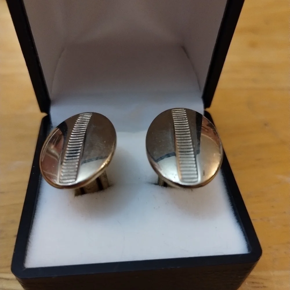 Swank men's set of cuff links